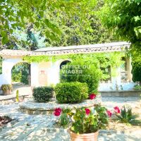 Maison - 6 pièces - 195 m²