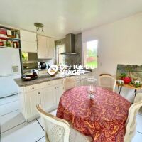 Maison - 7 pièces - 254 m²