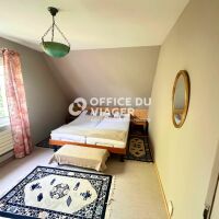 Maison - 6 pièces - 258 m²
