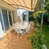 Maison - 6 pièces - 258 m²