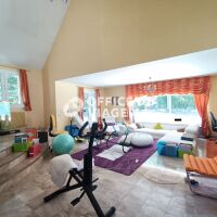 Maison - 8 pièces - 346 m²