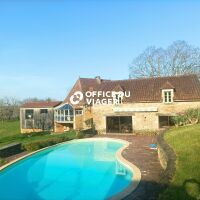 Ensemble immobilier - 6 pièces - 140 m²