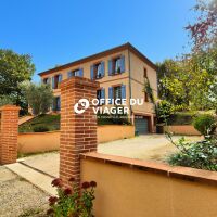 Maison - 9 pièces - 240 m²