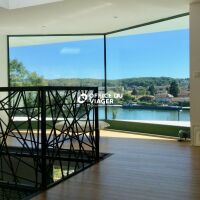 Maison - 6 pièces - 232 m²