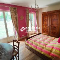 Maison - 9 pièces - 240 m²