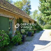 Maison - 8 pièces - 290 m²