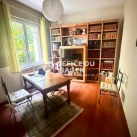Maison - 6 pièces - 258 m²