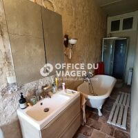 Maison - 13 pièces - 446 m²