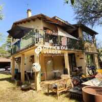 Maison - 9 pièces - 225 m²