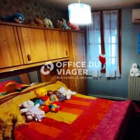 Immeuble - 2 commerces - 7 appartements - 428 m²