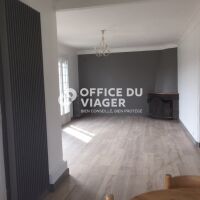 Maison - 8 pièces - 180 m²
