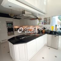 Maison - 8 pièces - 346 m²