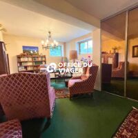 Maison - 7 pièces - 254 m²