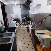 Immeuble - 2 commerces - 7 appartements - 428 m²