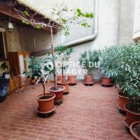Immeuble - 2 commerces - 7 appartements - 428 m²