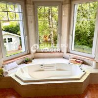 Maison - 6 pièces - 258 m²