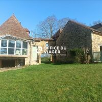 Ensemble immobilier - 6 pièces - 140 m²