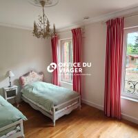 Maison - 9 pièces - 240 m²