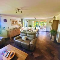 Maison - 7 pièces - 260 m²