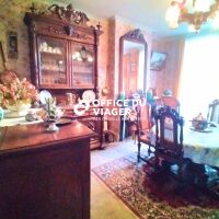 Maison - 8 pièces - 240 m²