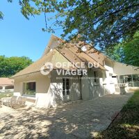 Maison - 8 pièces - 346 m²