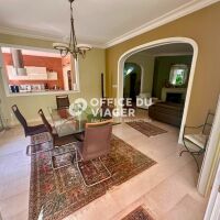 Maison - 6 pièces - 258 m²