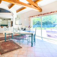 Maison - 10 pièces - 328 m²