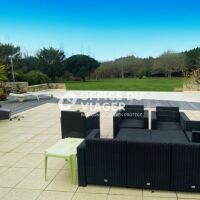 Maison - 7 pièces - 400 m²