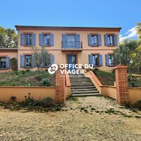 Maison - 9 pièces - 240 m²