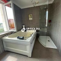 Maison - 5 pièces - 210 m²