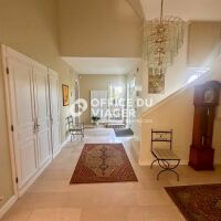Maison - 6 pièces - 258 m²