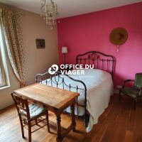 Maison - 9 pièces - 240 m²