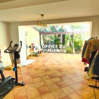 Maison - 6 pièces - 185 m²