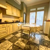 Ensemble immobilier - 10 pièces - 225 m²