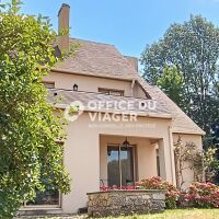 Maison - 7 pièces - 254 m²