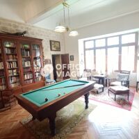 Maison - 13 pièces - 446 m²