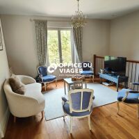 Maison - 9 pièces - 240 m²
