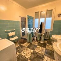 Ensemble immobilier - 10 pièces - 225 m²