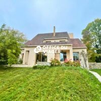 Maison - 7 pièces - 254 m²